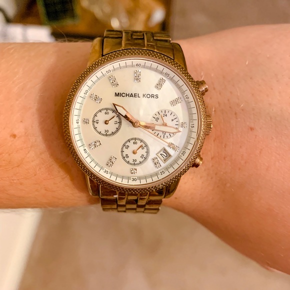 Michael Kors Accessories - Michael Kor’s - Rose Gold & pearl face watch